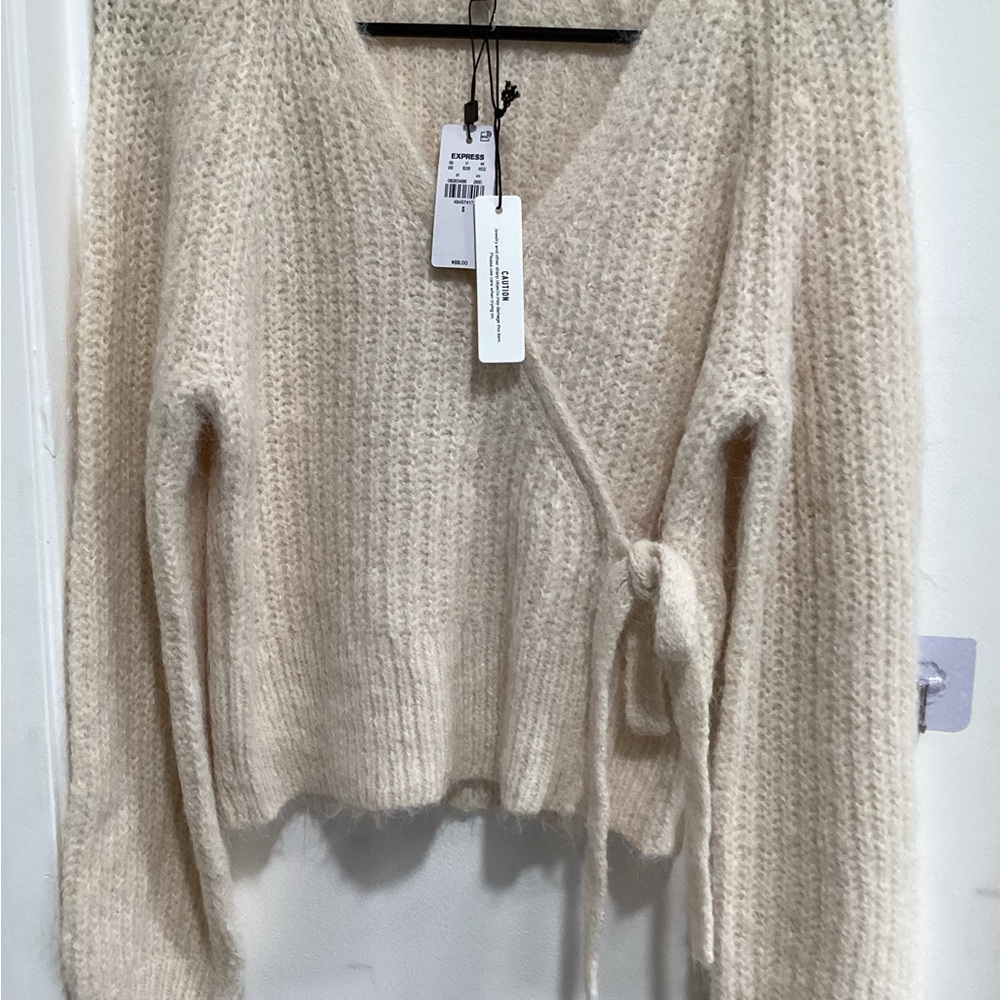 Express Cream V-Neck Sweater with Relaxed Fit